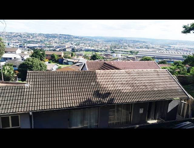 3 BEDROOM HOUSE FOR SALE IN BLUFF
